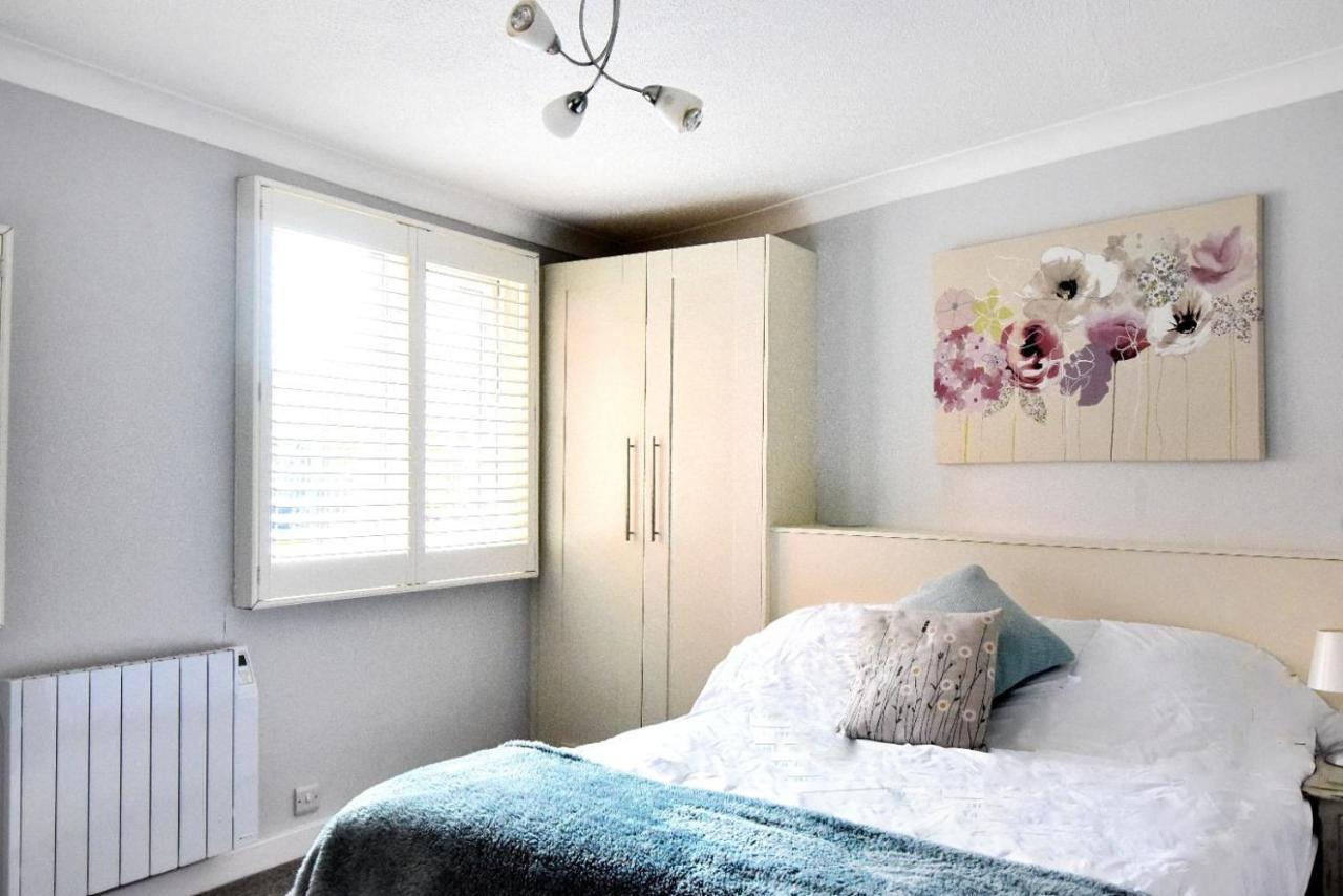 The Retreat Apartment Lyme Regis Bagian luar foto